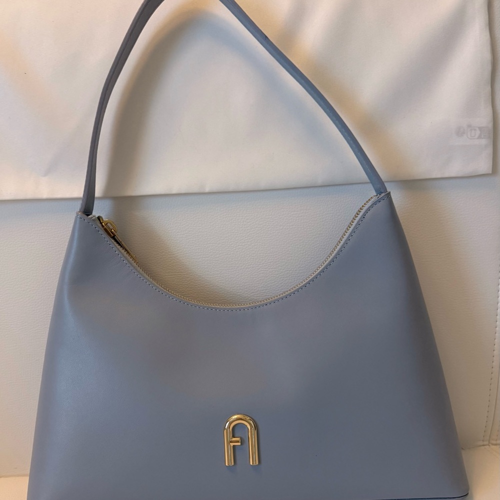 Elegant Blue Handbag - Picture 6 of 8